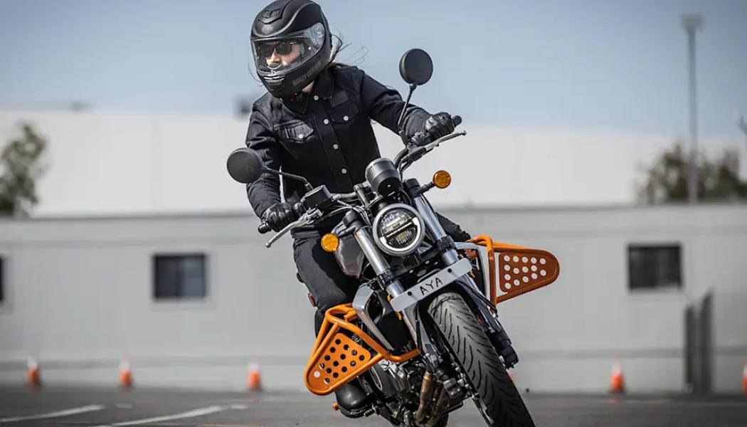 Om de planerade EU-tullarna införs, kommer de att omfatta amerikanska varor som bourbonwhiskey, motorcyklar, spelkonsoler, båtar och jordnötssmör. I flera fall är det fråga om tilläggstullar på upp till femtio procent. Ett exempel är motorcyklar från Harley-Davidson, som tillverkas i USA, samt Jack Daniel’s whiskey. Bilden visar en Harley Davidsons sport model Street 750. Foto: Harley- Davidson Company, media foto: , kredit: Ryan Urlacher 