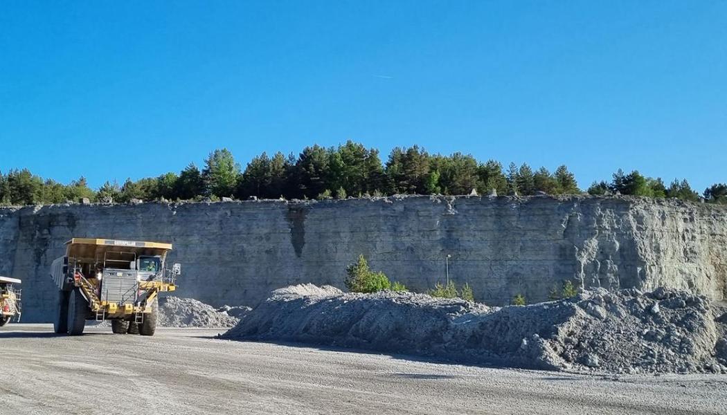 I Slite tillverkas cirka tre fjärdedelar av det svenska behovet av cement. Foto: Heidelberg Cement