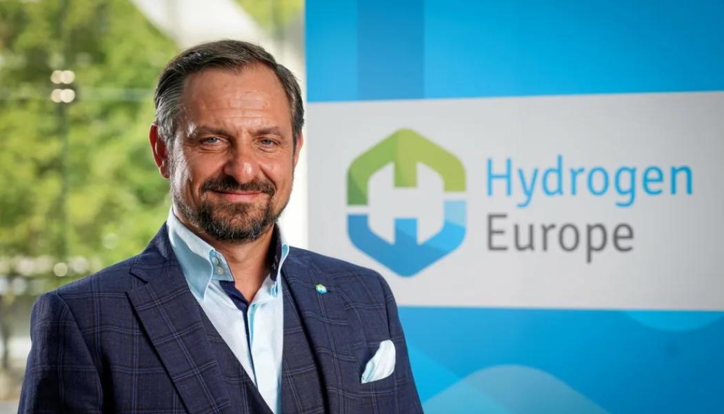 - Europa reglerar sig självt ut ur relevans. Denna delegerade akt belönar ideologi framför innovation och försvagar just de industrier vi behöver för omställningen, skriver Jorgo Chatzimarkakis. Foto: Hydrogen Europe