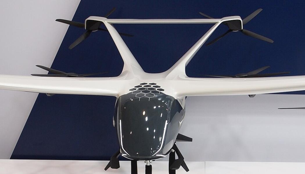 Ett så kallat EVTOL-plan, ett elektriskt flygplan designat för vertikal start och landning. Foto: Leo067/Wikimedia Commons