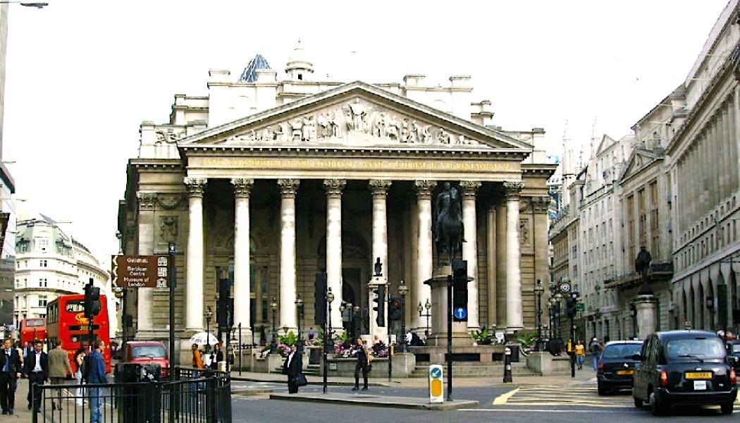 Londonbörsen. Foto: Wikipedia Common, kredit:Royal Exchange, London, UK/ ÁWá