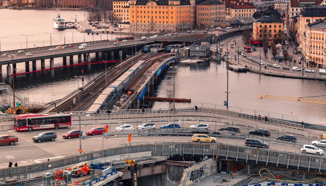 Slussenprojektet har finansierats delvis av EIB med 368 miljoner euro. Foto: marilia bognandi/unsplash