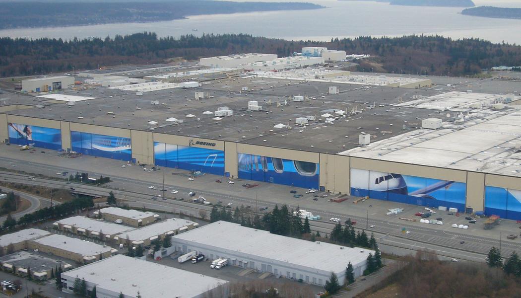 Monteringsanläggning av Boeing-plan i delstaten Washington i USA. Foto:  Maurice King/Wikimedia Commons
