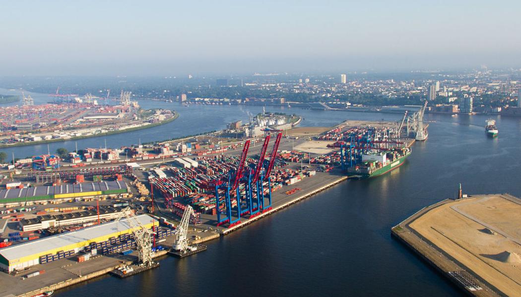 Hamburgs Container Terminal, i Tysklands största hamn. Foto: Wikipedia Common Lic. kredit: Thomas Fries, Licens: cc-by-sa-3.0 de
