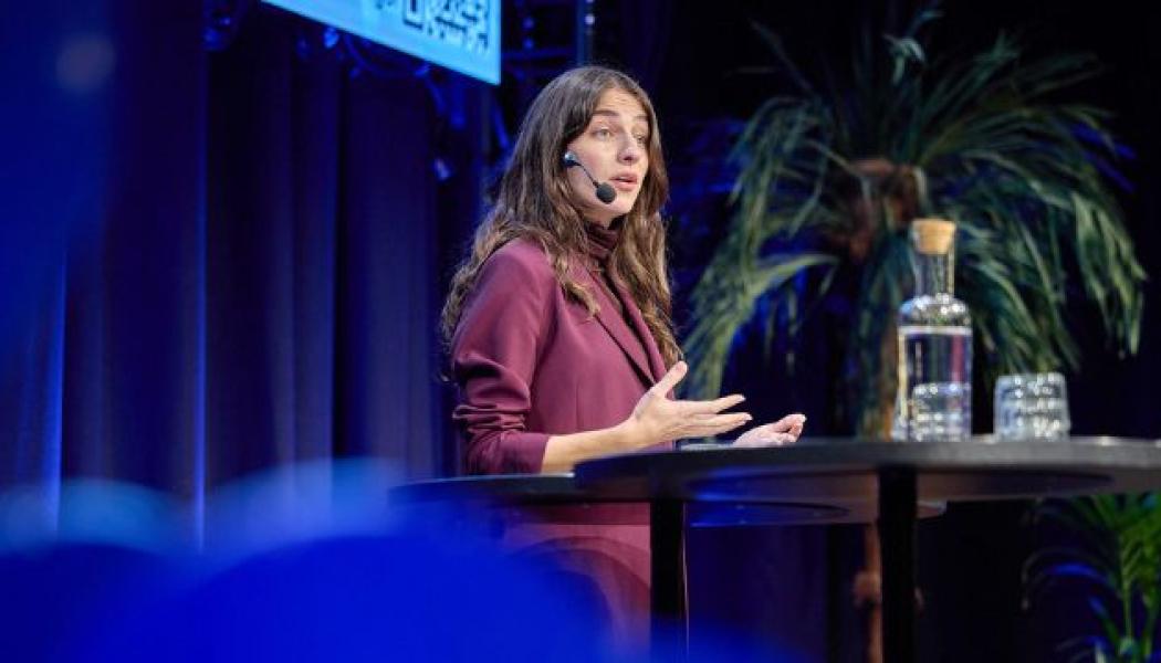 Romina Pourmokhtari, klimat- och miljöminister, på Ståldagen 2025. Foto: Pia Nordlander