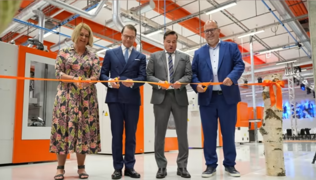Koncernchef Håkan Lundstedt tillsammans med bl.a. H.K.H. Prins Daniel och näringsminister Karl-Petter Thorwaldsson. Foto: Synsam Group