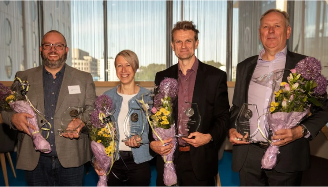 Teamet bakom innovationen: Dean Kangleas, Annegret Bicherl, Gary Tully och Petter Nilsen. Thomas Zimmerl kunde inte närvara vid ceremonin. Foto: Sandvik