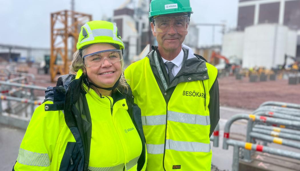 Lotta Lyrå, vd Södra och Allan Widman, landshövding i Kalmar län. Foto: Södra 