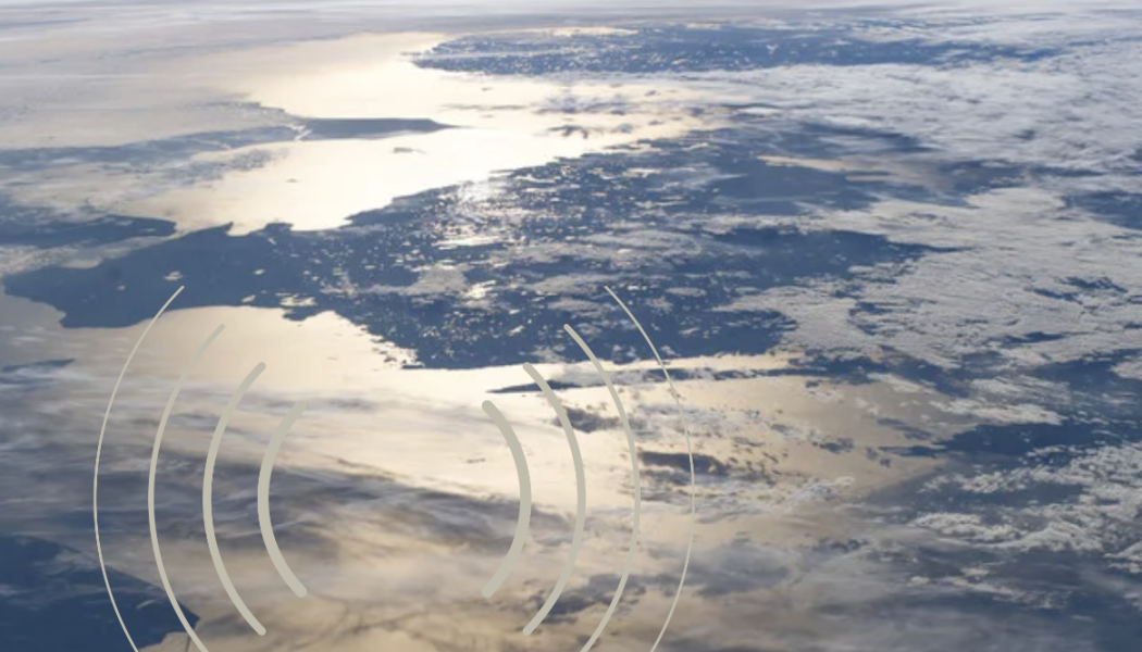 Spårsignal över havet. Foto: Emeddedart