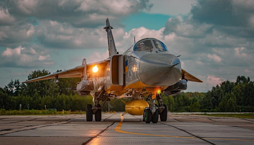 Ukrainska flygvapnets Sukhoi Su-24M beväpnad med två brittisk-franska Storm Shadow/SCALP-EG kryssningsrobotar. Foto: Wikipedia Common Lic. Foto: Владислав Дем'яненко (Vladislav Demjanenko)