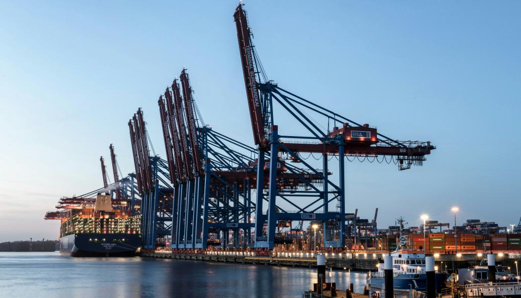 Kraftig svängning – Exportföretagen väntar sig dyrare finansiering. Foto: wolfgang weiser/unsplash