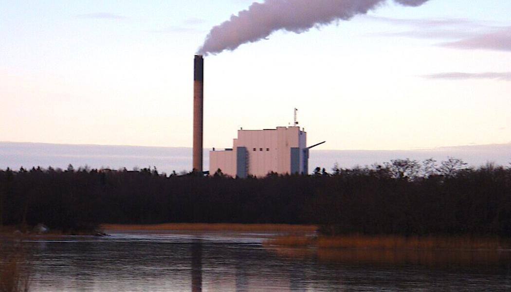 Under de kommande vintermånaderna kommer Meri-Pori kraftverk i Tahkoluoto att fungera kommersiellt och stödja elförsörjningen på nordiska elmarknader. Foto: Wikipedia Common, kredit: Kallena