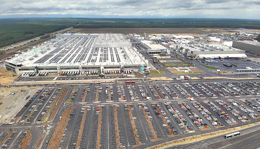 Vy över området för Tesla Gigafactory Berlin-Brandenburg; läge: slutet av juli 2023. Foto: Wikipedia Common. Kredit: Michael Wolf (webbplats)