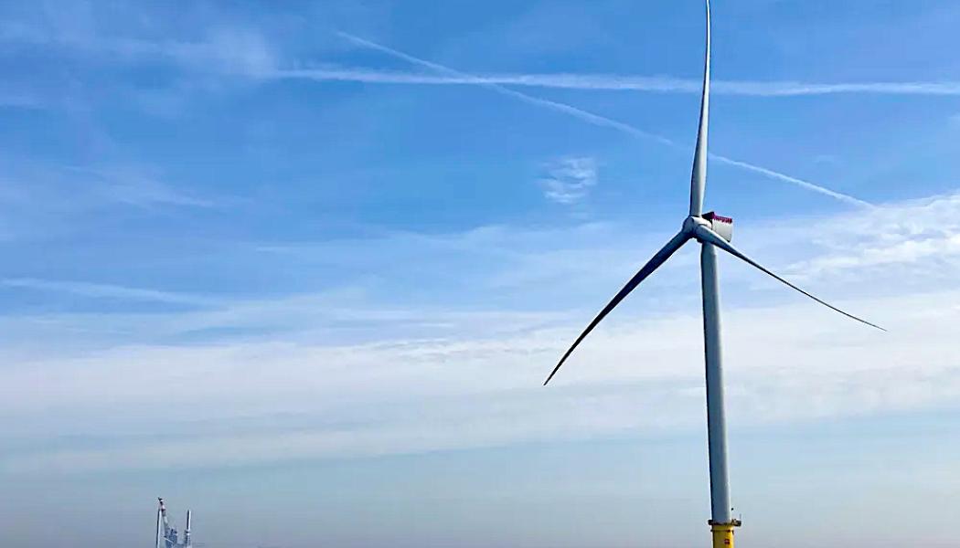 En vindkraftsturbin installerad för Vattenfalls havsbaserade vindkraftpark Hollandse Kust Zuid Foto: Vattenfall/Ties van der Horst