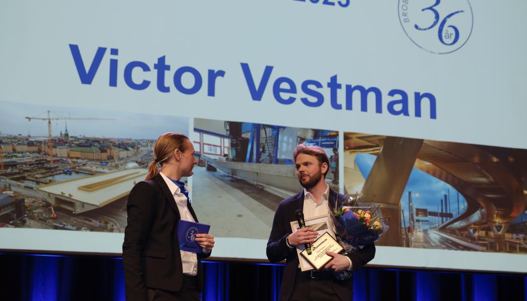 Victor Vestman är utsedd till Årets Brobyggare. Han fick ta emot diplom och ett resestipendium på Brobyggardagen.
FOTO: Brosamverkan
