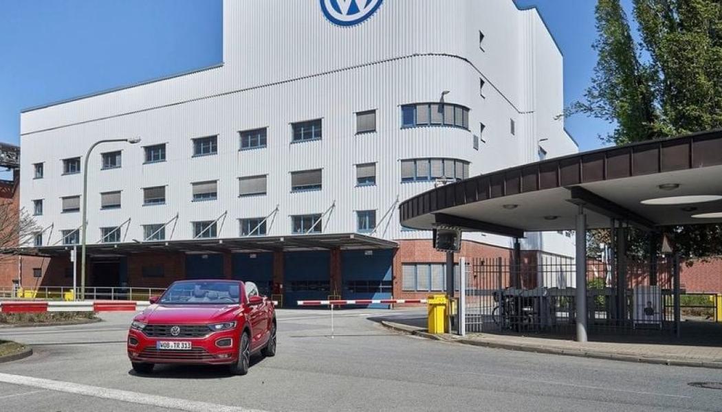 Fabriken i Osnabrück har traditionellt fokuserat på produktion av cabriolet och andra nischmodeller, men kan nu få en helt ny inriktning inom tyska försvarsindustrin. Foto: VW