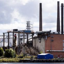 Mats Andersson/TT: Sysselsättningsökningen minskar i industrin, men än är det inte läge att hissa röd flagg, säger Jörgen Kennemark, ansvarig för Swedbanks PMI-analys.