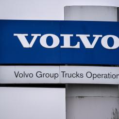 Björn Larsson Rosvall/TT: För att möta efterfrågan på eldrivna tunga lastbilar och maskiner vill Volvokoncernen starta en batterifabrik i Sverige. Arkivbild.