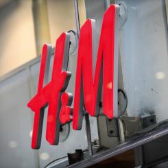 Fredrik Sandberg/TT: H&M är tillbaka på den kinesiska handelsplattformen Tmall igen. Arkivbild.