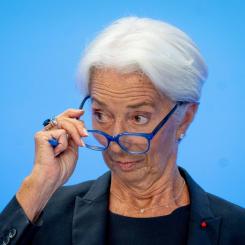 Michael Probst AP/TT: Europeiska centralbanken (ECB), med chefen Christine Lagarde, väntas efter första räntehöjningen på elva år fortsätta strama åt samtidigt som eurozonen bromsar in på bred front – bland annat till följd av strypta ryska gasleveranser. Arkivbild.