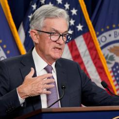 Jacquelyn Martin/AP/TT: USA:s centralbank Federal Reserve (Fed), med chefen Jerome Powell (bilden), tänker fortsätta med kraftiga räntehöjningar året ut.