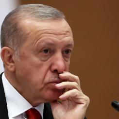 Sergei Bobylev AP/TT: Turkiets centralbank fortsätter på president Recep Tayyip Erdogans spår och sänker styrräntan trots att inflationen skenar i landet. Arkivbild