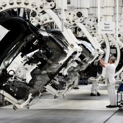 Lars Pehrson/SvD-TT: Volkswagenfabriken i Wolfsburg. Tyska inköpschefer ser lite ljusare på framtiden. Arkivbild.