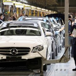 Ng Han Guan/AP/TT: Industriproduktionen i eurozonen föll oväntat mycket i oktober jämfört med månaden före. Arkivbild.