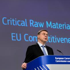 Virginia Mayo/AP/TT: EU:s finansansvarige exekutive vice ordförande Valdis Dombrovskis på presskonferens om konkurrenskraft i Bryssel.
