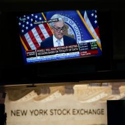 Seth Wenig/AP/TT: Centralbankschefen Jerome Powells ord från i onsdags hängde över Wall Street på torsdagen. Arkivbild.