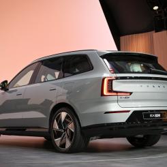 Anders Wiklund/TT: Volvo EX90, Volvo Cars nya helt elektriska modell i samband med lanseringen. Arkivbild.