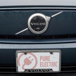 Ted S Warren/AP/TT: Volvo Cars minskar antalet anställda i Sverige.