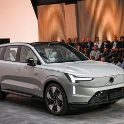 Anders Wiklund/TT: Volvo EX90, Volvo Cars nya helt elektriska suv. Bolaget har annonserat personalnedskärningar. Arkivbild.