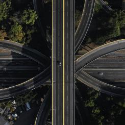 Matias Delacroix/AP/TT: Tät biltrafik kan komma att avlastas av flygande elektriska bilar. Arkivbild.