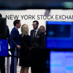 Seth Wenig/AP: Nasdaq stänger på högsta nivån sedan april 2022 stärkt av svalare inflationsrapport än väntat.
