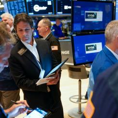 Seth Wenig/AP/TT: Handlare på Wall Street. Arkivbild.