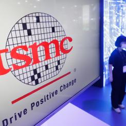 Chiang Ying-ying/AP/TT: Kunderna betar av lagren vilket sänker försäljningen av nya halvledare, rapporterar TSMC (Taiwan Semiconductor Manufacturing Company). Arkivbild.