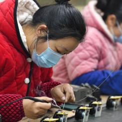 Chinatopix AP/TT: Kinas tillverkningsindustri på plus igen.