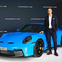 Porsches vice vd Lutz Meschke uttryckte oro över att ett förbud mot förbränningsmotorer kan leda till avindustrialisering i Europa. Foto: Porsche AG