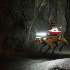 Framtidens djupa gruvor kommer, enligt forskarna, att kräva allt fler autonoma maskinparker som arbetar och löser problem på plats i besvärliga och svåråtkomliga miljöer. Bild: LTU