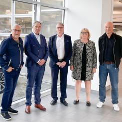 Fr. v. Mats Hansson Projektchef Inission Syd AB, Per-Johan Swartling, ordförande Raklinjen fastighetsbolag, Dick Philipson, Fastighetsägare Raklinjen, Lena Philipson Fastighetsägare Raklinjen, Carl Liden VD Inission Syd AB. Foto: Inission