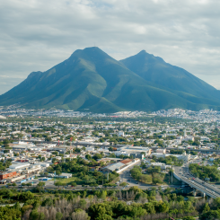 Staden Monterrey ligger strategiskt placerad nära gränsen till USA. Foto: Volvo