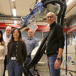 Projektet kommer att integrera automatiserade, molnbaserade simuleringar med fysisk robottestning vid ABB:s anläggning i Bryne, Norge.