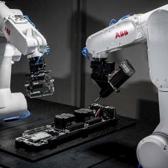 Ansamlingen av elektronikavfall ett växande problem. Framstegen inom datateknik, såsom AI, maskininlärning och molnlagring, gör det nödvändigt för datacentraler att uppgradera och utvidga sina anläggningar mer frekvent. Därmed ökar också datacentralernas bidrag till elektronikavfallen i världen. Foto: ABB