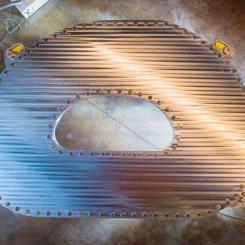 Forskningen, som publicerades för första gången ifjol introducerade en magnet som under ett experiment 2021 uppvisade världsrekordet tjugo tesla i magnetisk styrka. Denna banbrytande prestation kan vara nyckeln till att låsa upp kärnfusion - en process som sker naturligt i stjärnor och har potential att leverera obegränsad energi utan koldioxidutsläpp.Foto:Massachusetts Institute of Technology (MIT) / företaget Commonwealth Fusion Systems (CFS)