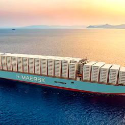 Ett containerfartyg från Maersk till havs. Rederiet har beställt åtta nya stora fartyg med leverans 2029–2030. Bild: Maersk