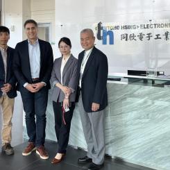 Personer på översta bilden (från vänster till höger): Farzan Ghavanini och Taiwan-baserade Chin Jung Kou från Smoltek tillsammans med Heinz Ru och kollegor från Tong Hsing. Foto: Smoltek