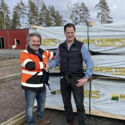 Förvärvet beskrivs som ett ”strategiskt steg i Woodsafe Groups långsiktiga satsning på vidareförädling av trä, industriell produktion och hållbara träbaserade lösningar” för den nordiska och internationella marknaden. Foto: Woodsafe