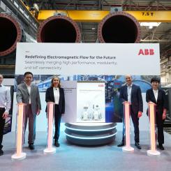 Presentation av senaste generationens elektromagnetiska flödesmätare i Shanghai: ABB:s affärsområde Process Automation automatiserar, elektrifierar och digitaliserar industriella verksamheter som möter ett brett spektrum av väsentliga behov – från att tillhandahålla energi, vatten och material till att producera varor och transportera dem till marknaden. Med cirka 20 000 anställda, samt ledande teknologi och serviceexpertis, hjälper ABB Process Automation kunder inom processindustri, hybridindustri och sjöfart att förbättra prestandan och säkerheten i sina verksamheter. Foto: ABB