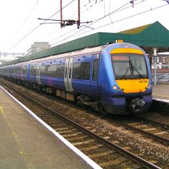 C2c ägs av Trenitalia och används i passagerartrafik på linjerna London, Tilbury och Southend i östra London och södra Essex. Förutom Electrostars driver c2c även 12 Class 720 Aventra-tåg, som också byggdes av Alstom i Derby.Foto: Wikipedia Common Lic. Kredit: LennartBolks-contribs